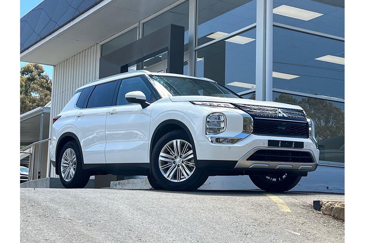 2022 Mitsubishi Outlander LS ZM