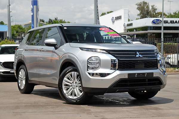 2024 Mitsubishi Outlander ES ZM