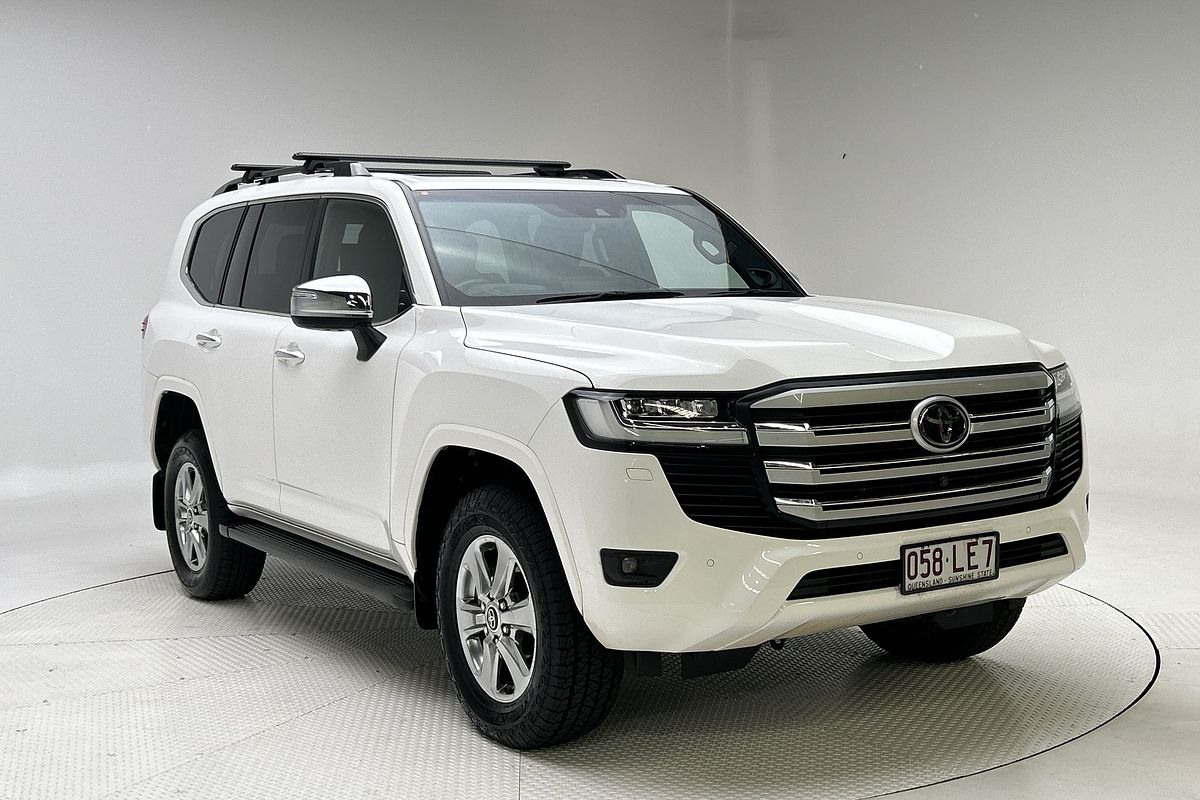 2024 Toyota Landcruiser Sahara FJA300R