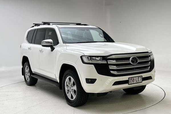 2024 Toyota Landcruiser Sahara FJA300R thumb-0