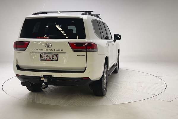 2024 Toyota Landcruiser Sahara FJA300R thumb-1