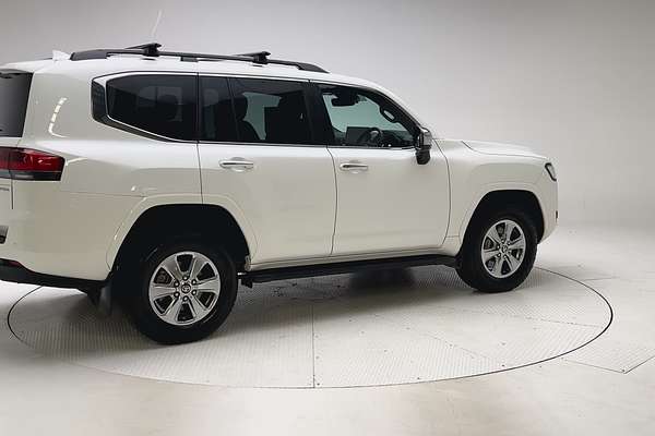 2024 Toyota Landcruiser Sahara FJA300R thumb-2