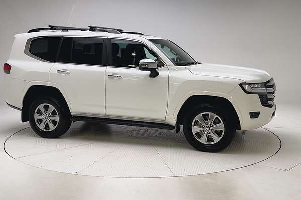 2024 Toyota Landcruiser Sahara FJA300R thumb-3