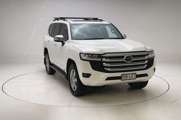 2024 Toyota Landcruiser Sahara FJA300R thumb-4