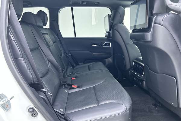 2024 Toyota Landcruiser Sahara FJA300R thumb-11