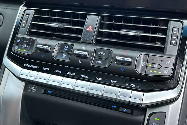 2024 Toyota Landcruiser Sahara FJA300R thumb-17