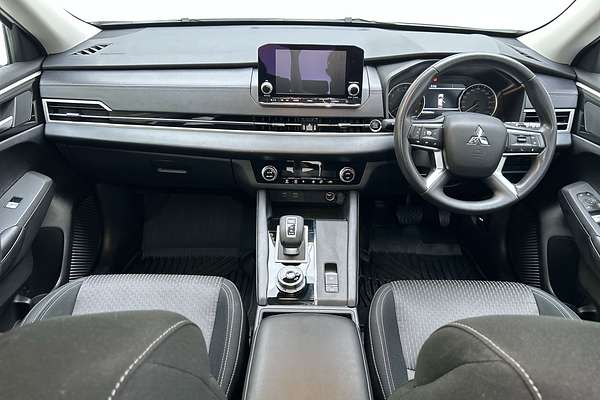 2024 Mitsubishi Outlander ES ZM thumb-19