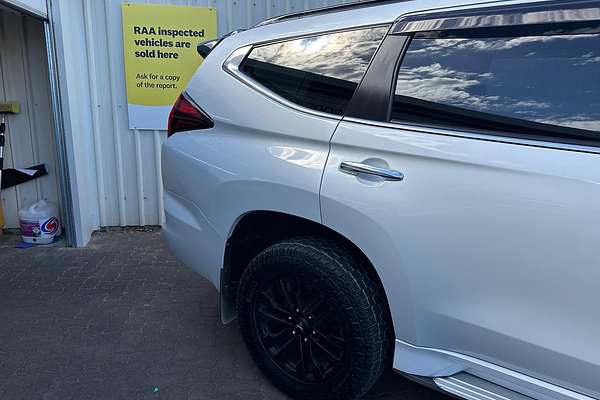 2022 Mitsubishi Pajero Sport GSR QF thumb-4