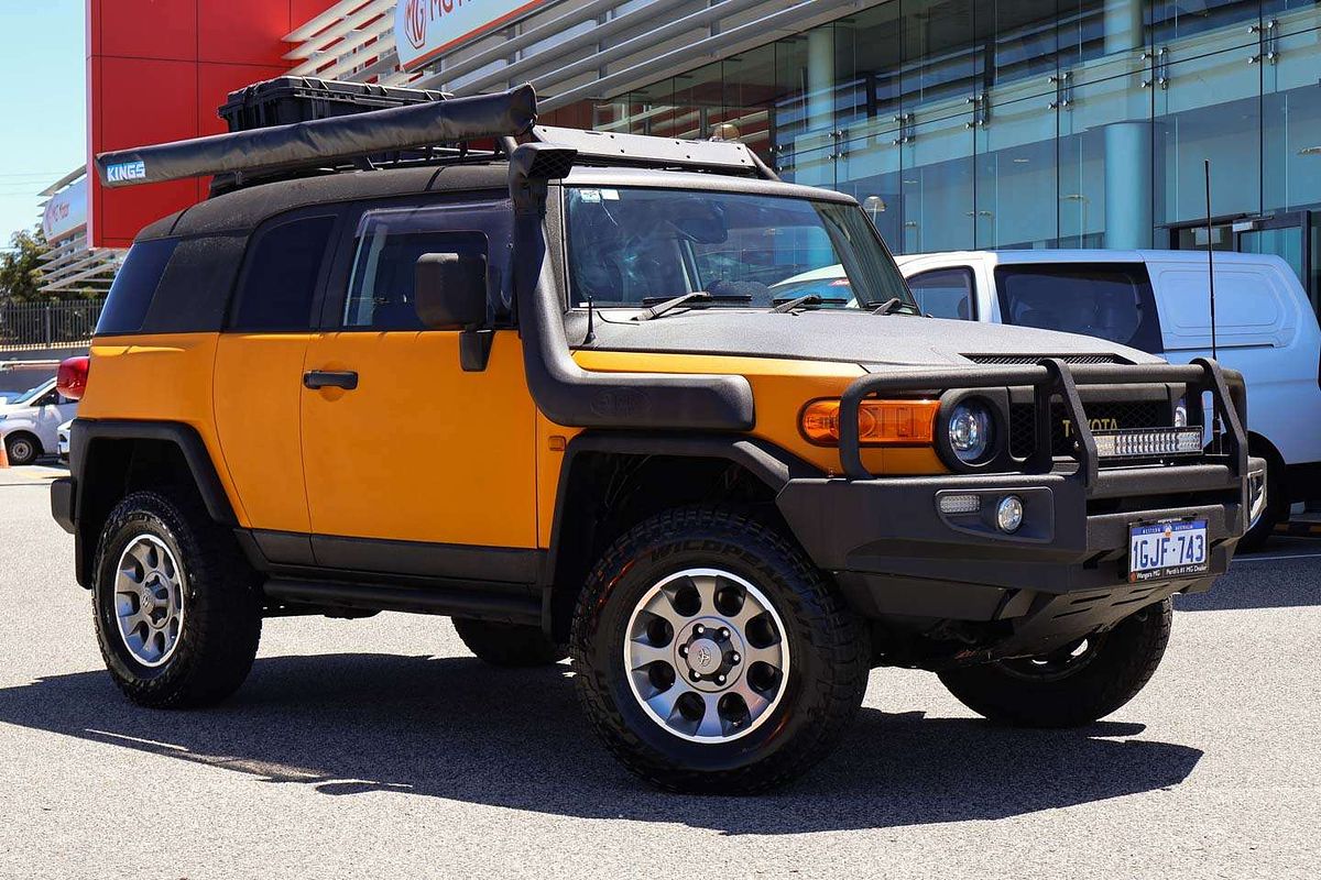 2013 Toyota FJ Cruiser GSJ15R
