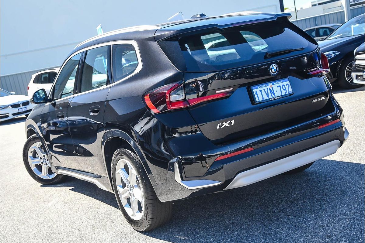 2025 BMW iX1 eDrive20 xLine U11