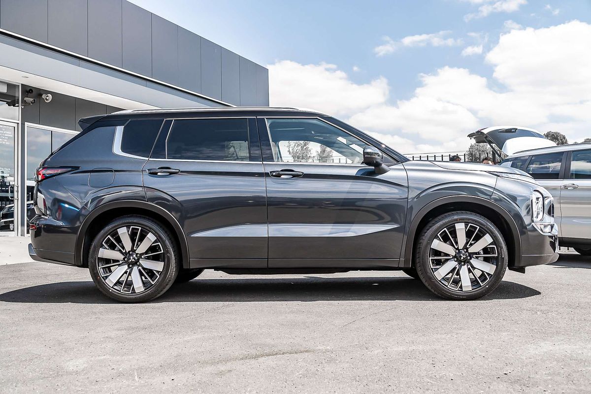 2025 Mitsubishi Outlander Exceed Tourer ZM