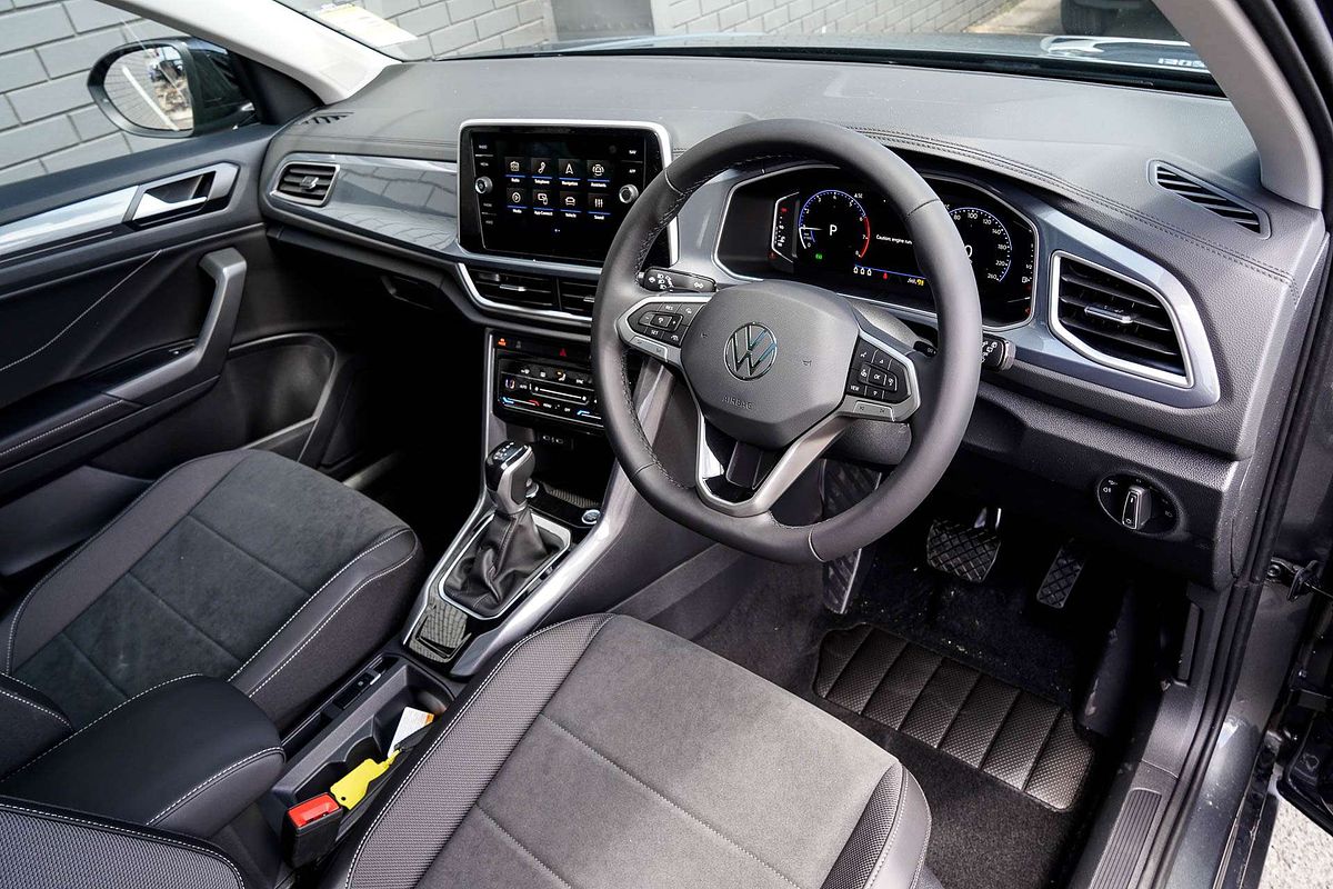 2025 Volkswagen T-Roc 110TSI Style D11