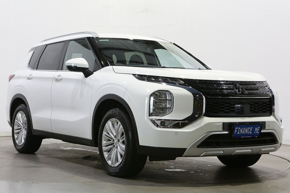 2024 Mitsubishi Outlander LS ZM