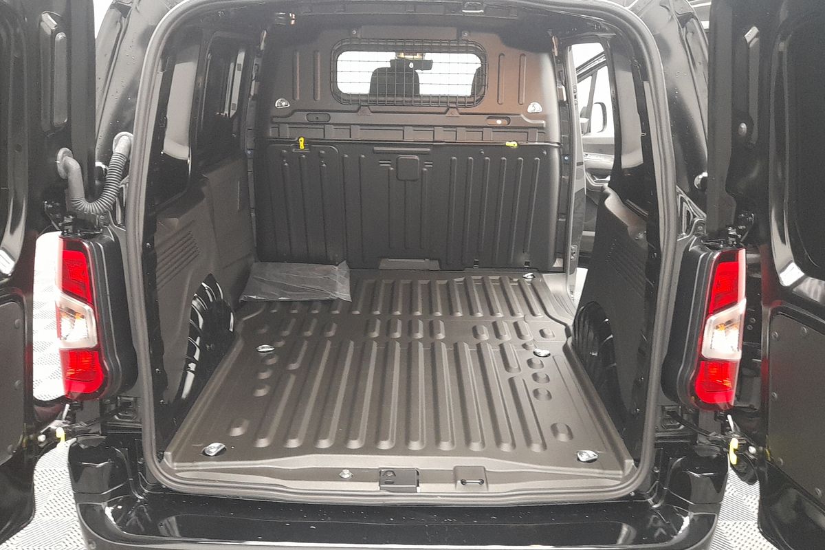 2025 Peugeot Partner Premium K9 SWB Low Roof