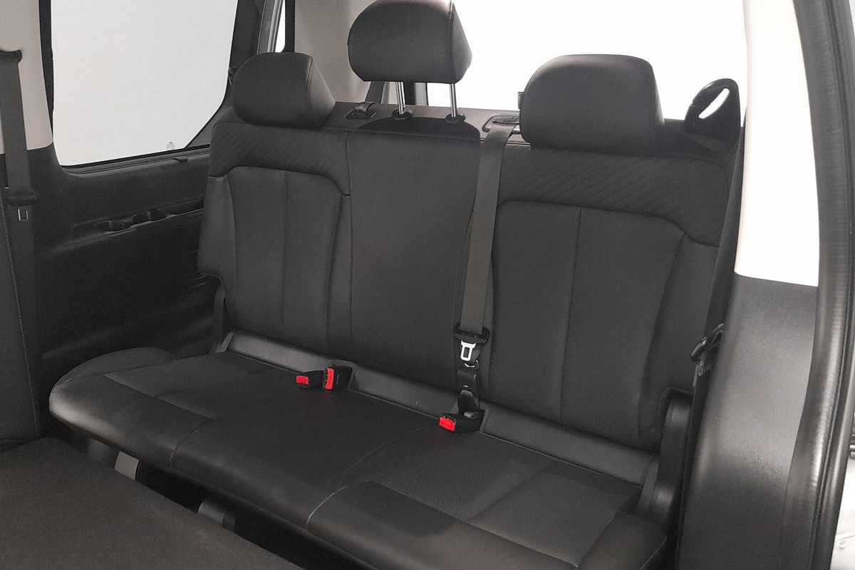 2022 Hyundai STARIA Highlander US4.V1