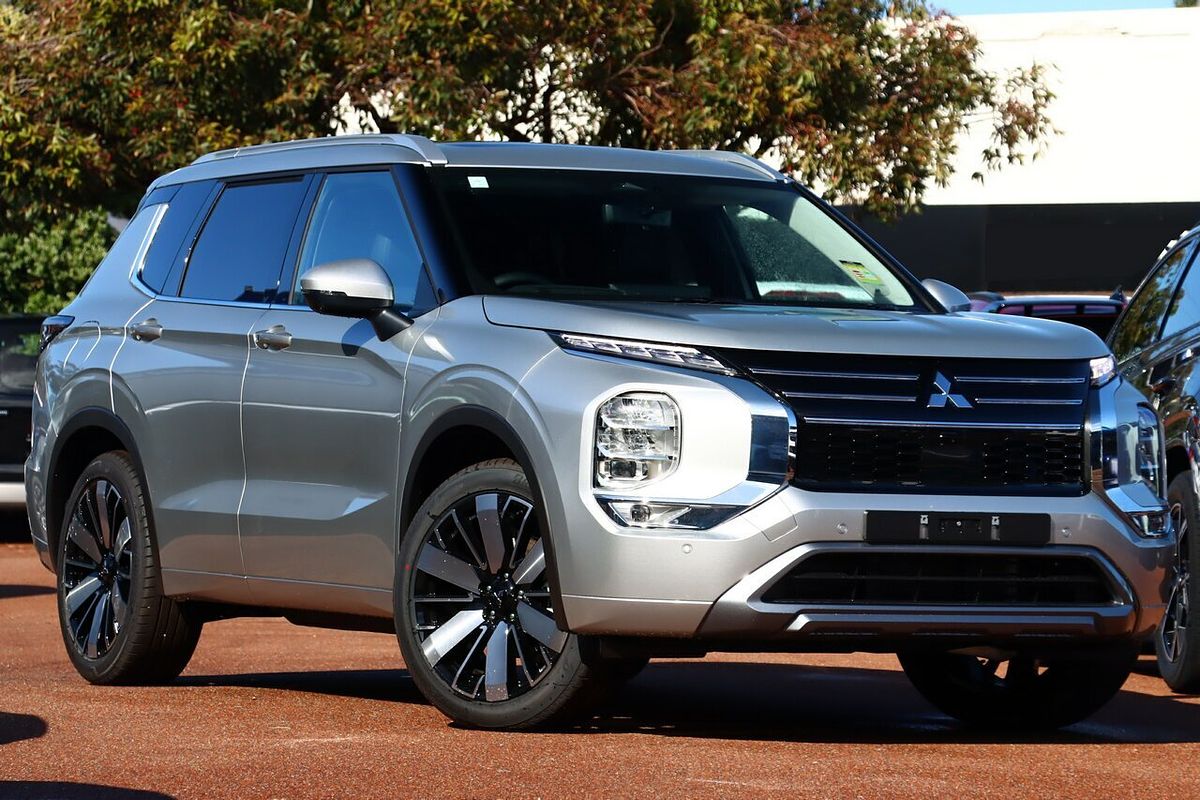 2025 Mitsubishi Outlander Exceed ZM