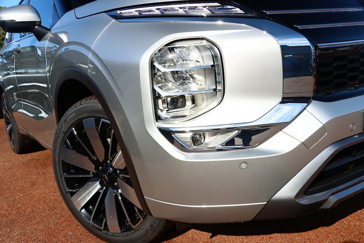 2025 Mitsubishi Outlander Exceed ZM