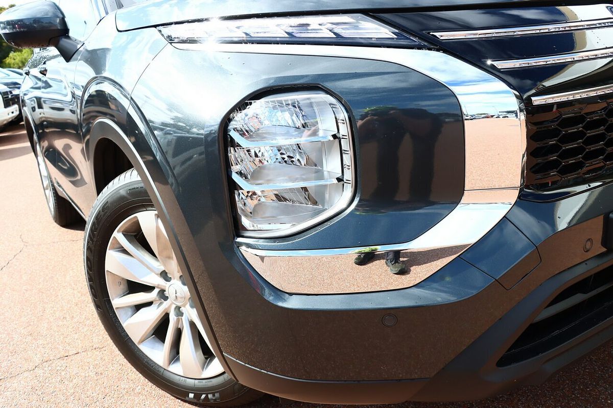 2025 Mitsubishi Outlander ES ZM