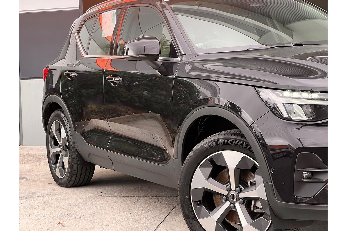 2023 Volvo XC40 Ultimate B4 Bright
