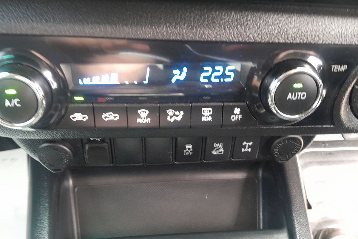 2016 Toyota Hilux SR5 GUN126R 4X4