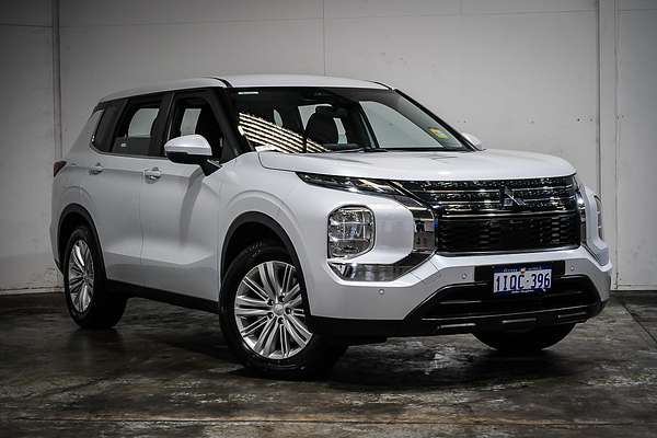 2024 Mitsubishi Outlander ES ZM