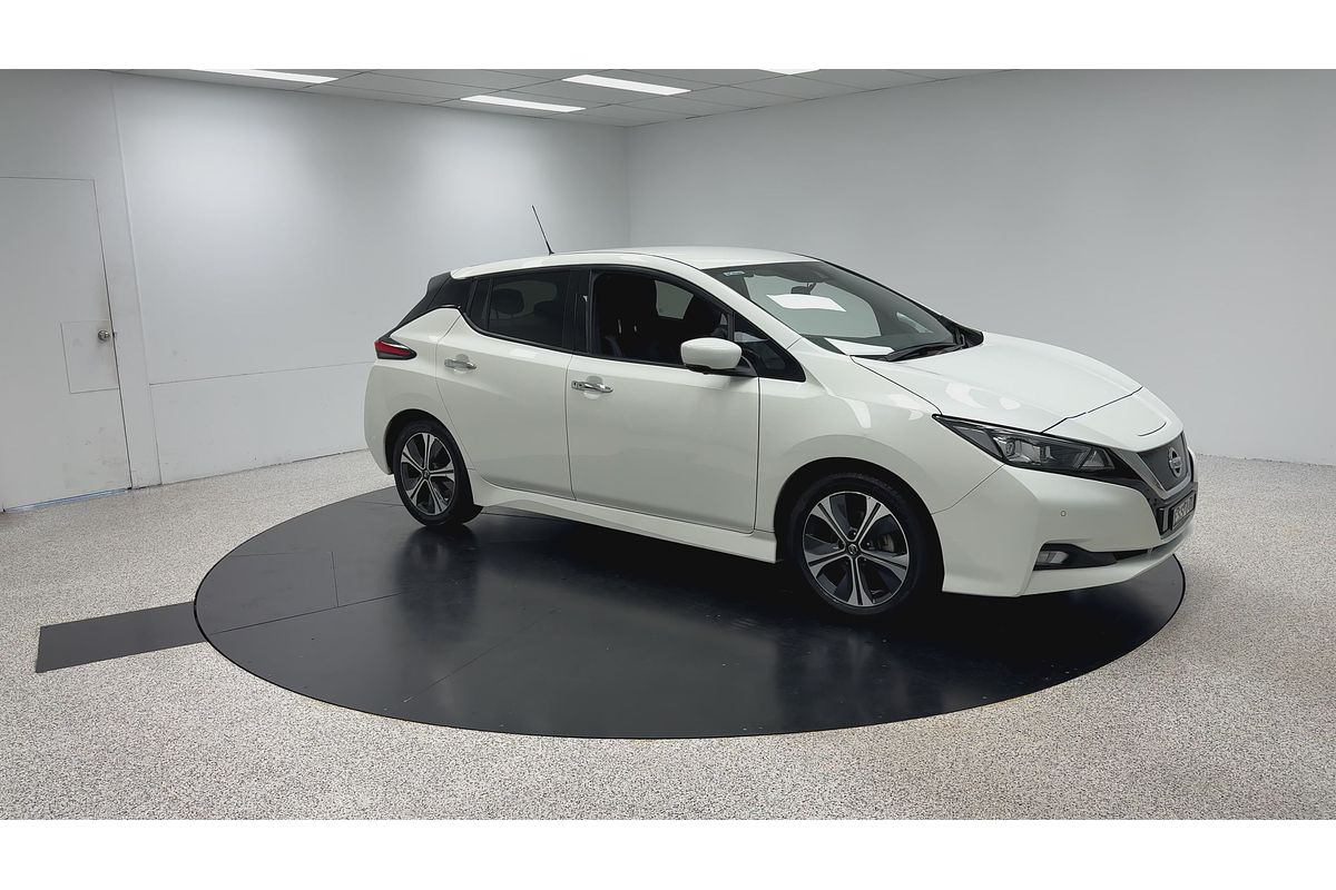 2021 Nissan LEAF ZE1