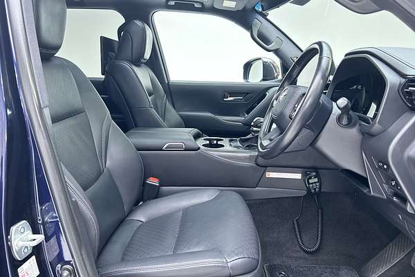 2022 Toyota Landcruiser Sahara ZX FJA300R thumb-12