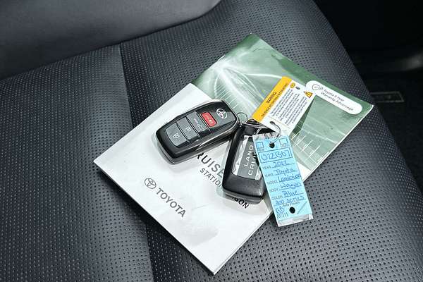 2022 Toyota Landcruiser Sahara ZX FJA300R thumb-22