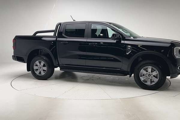 2025 Ford Ranger XLT 4X4 3.0L thumb-3