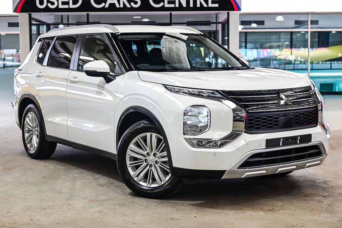 2024 Mitsubishi Outlander LS ZM