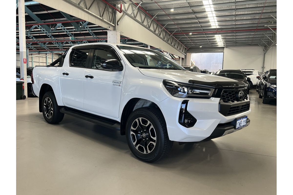 2025 Toyota Hilux SR5 48V GUN126R 4X4