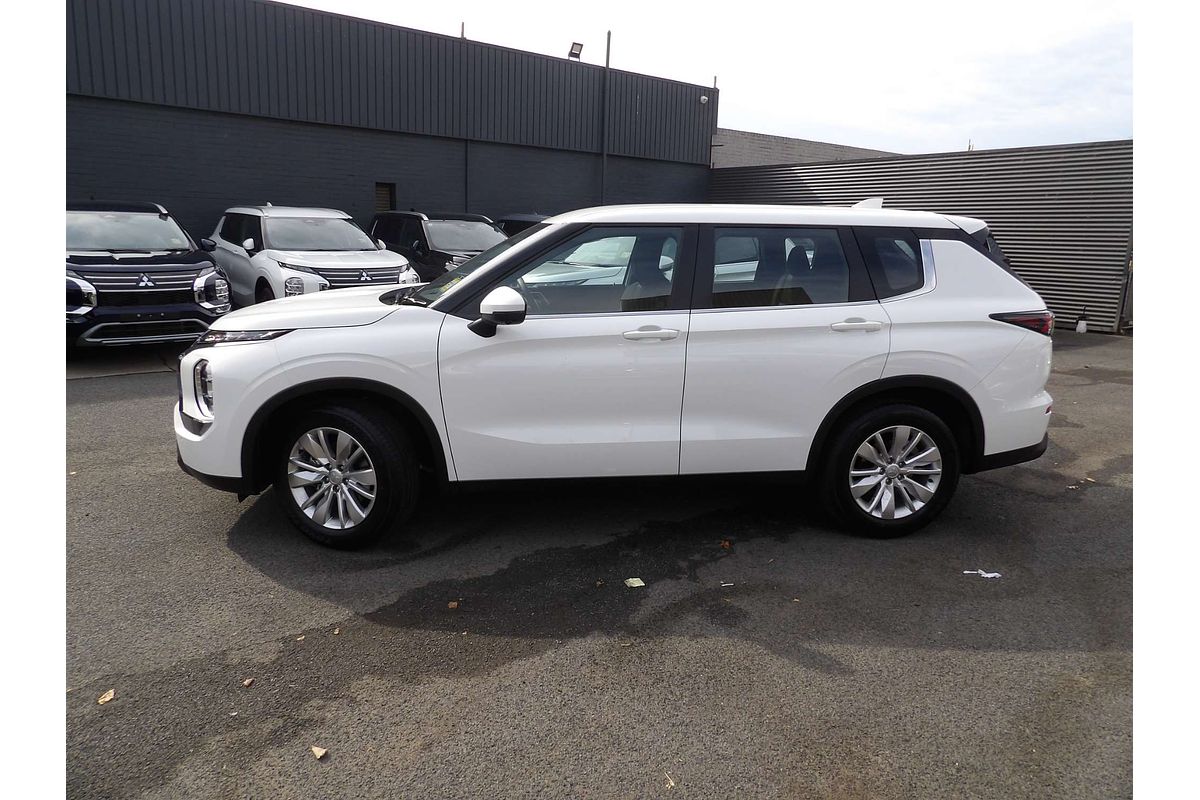 2025 Mitsubishi Outlander ES ZM