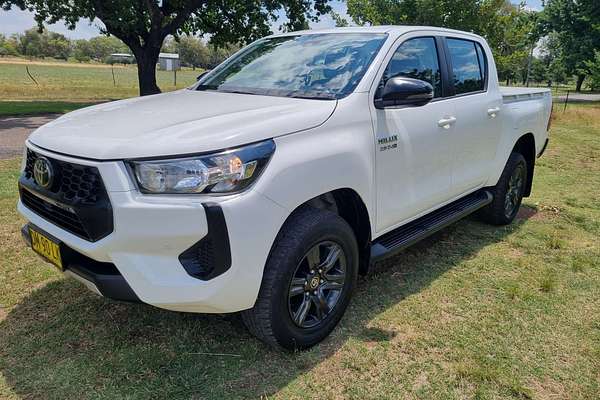 2024 Toyota Hilux Hilux 4x4 SR 2.8L T Diesel Automatic Double Cab GUN126R
