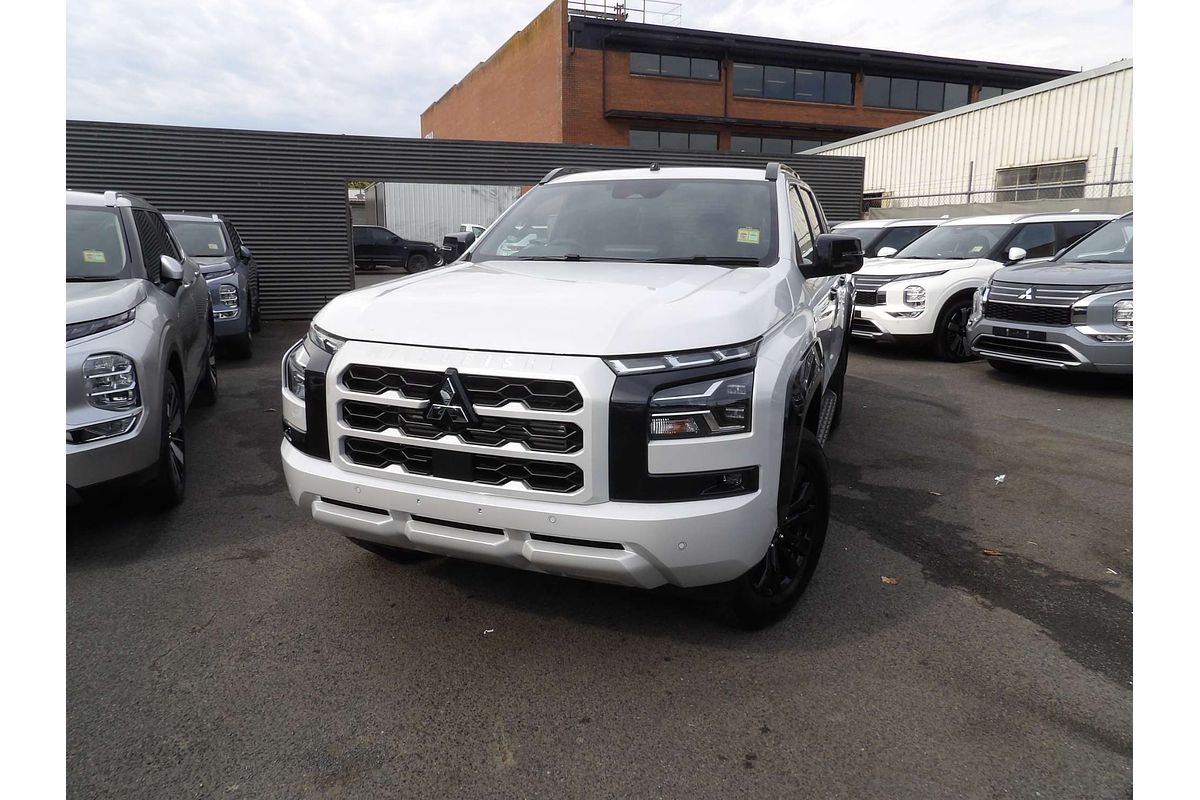 2025 Mitsubishi Triton GSR MV 4X4
