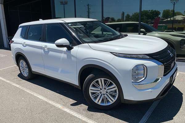 2021 Mitsubishi Outlander ES ZM