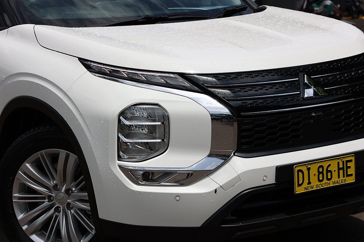 2023 Mitsubishi Outlander LS ZM