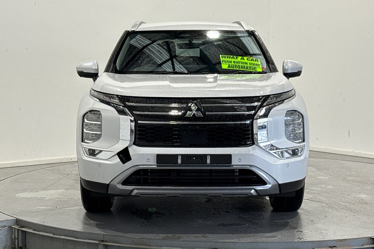 2025 Mitsubishi Outlander LS ZM