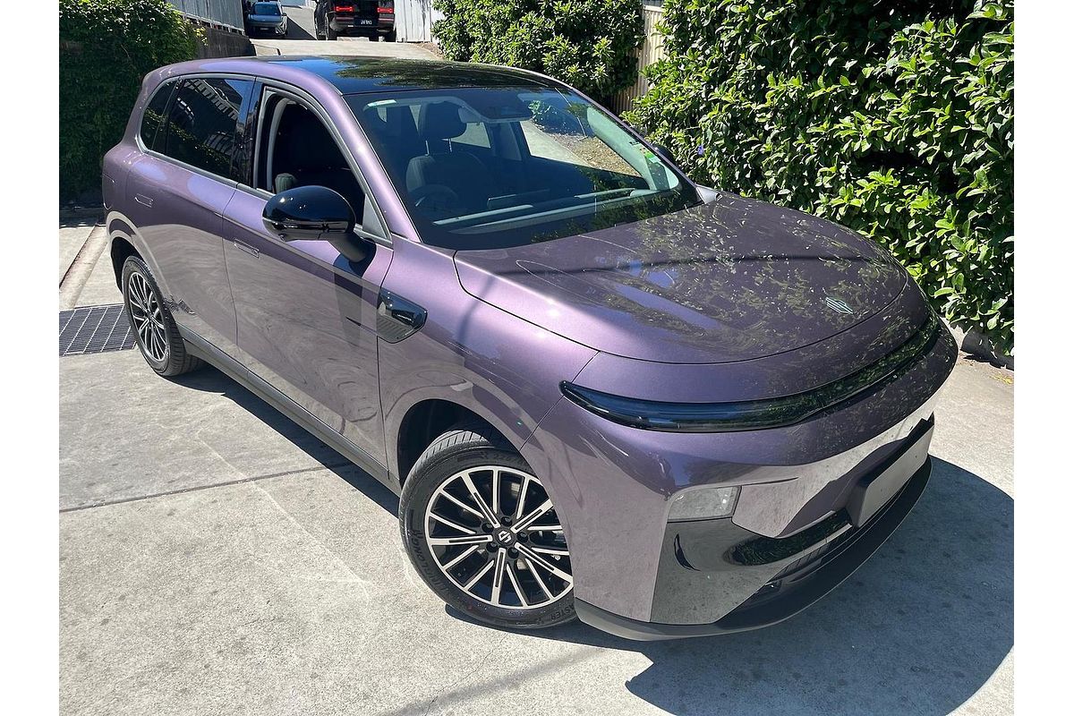 2025 Leapmotor B10 Design LR A12