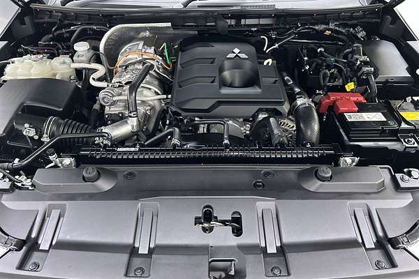 2024 Mitsubishi Triton GSR MV 4X4 thumb-10