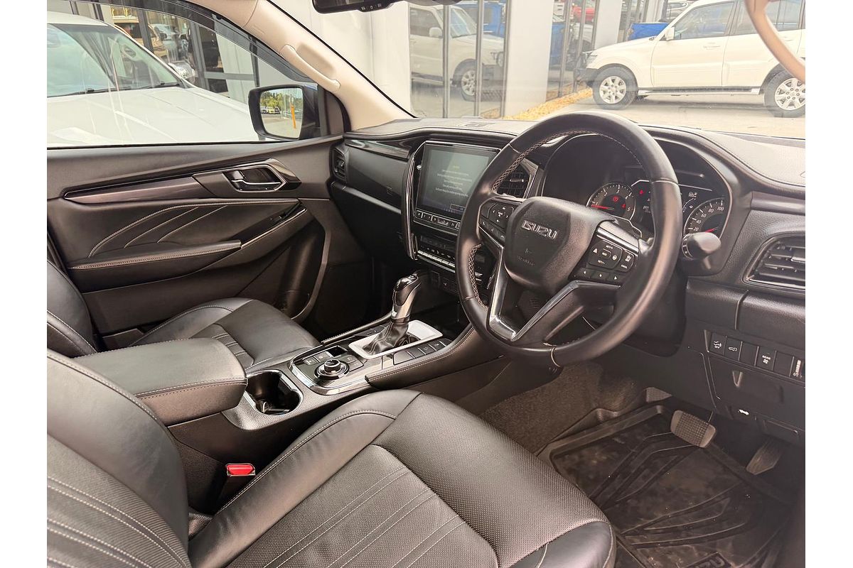 2023 Isuzu MU-X LS-T