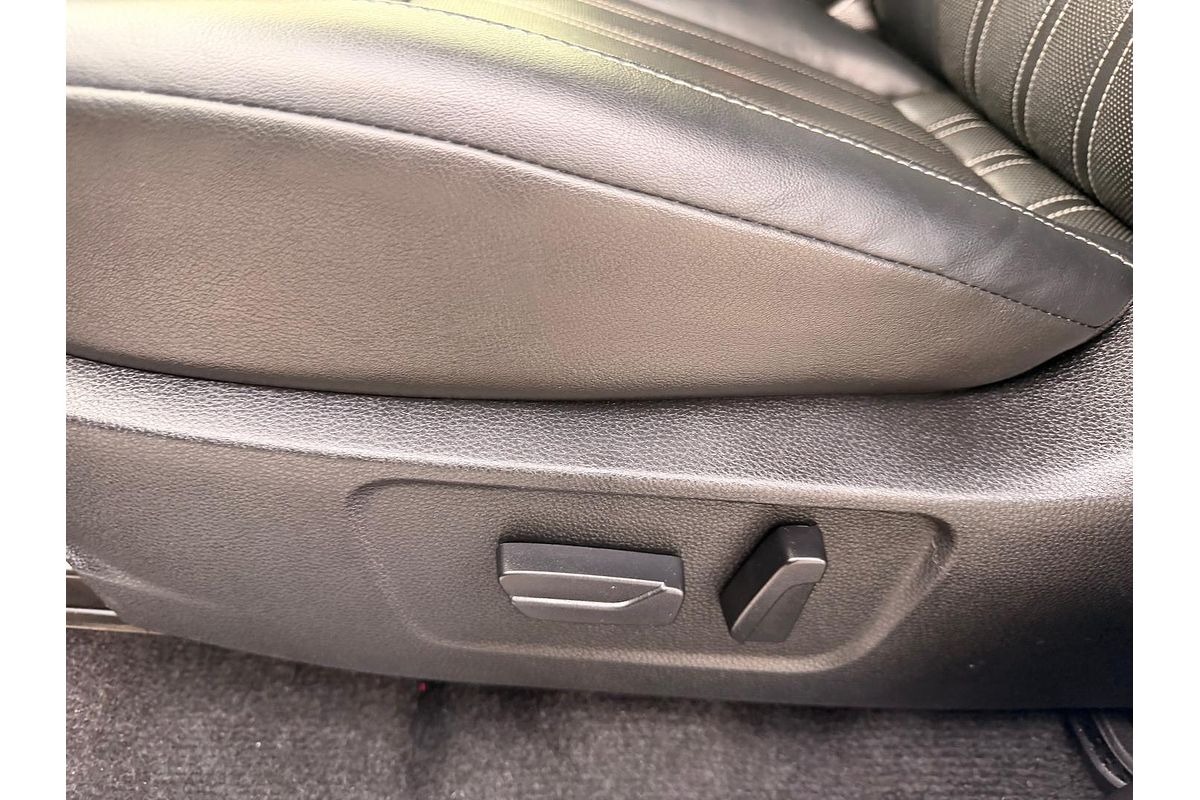 2023 Isuzu MU-X LS-T