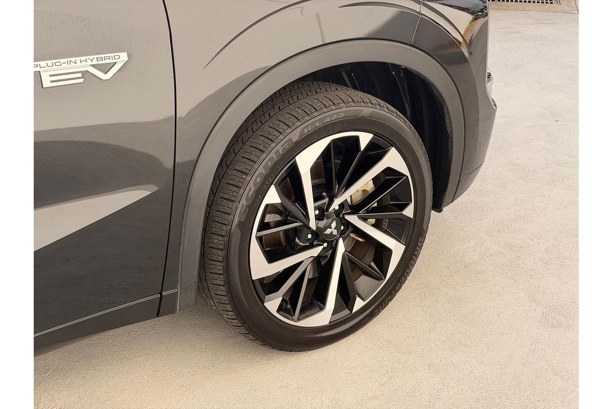 2023 Mitsubishi Outlander PHEV Exceed ZM