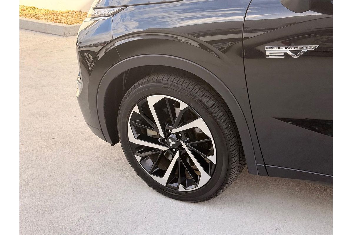 2023 Mitsubishi Outlander PHEV Exceed ZM