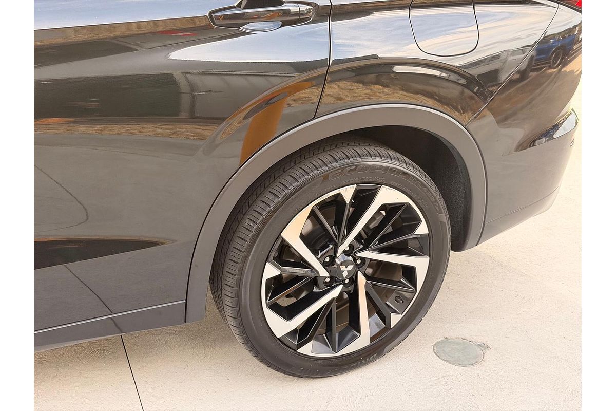 2023 Mitsubishi Outlander PHEV Exceed ZM