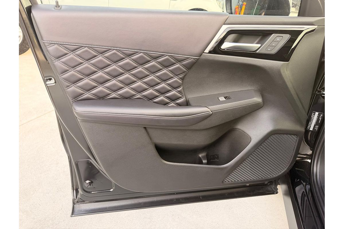 2023 Mitsubishi Outlander PHEV Exceed ZM