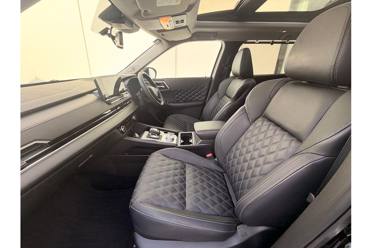 2023 Mitsubishi Outlander PHEV Exceed ZM