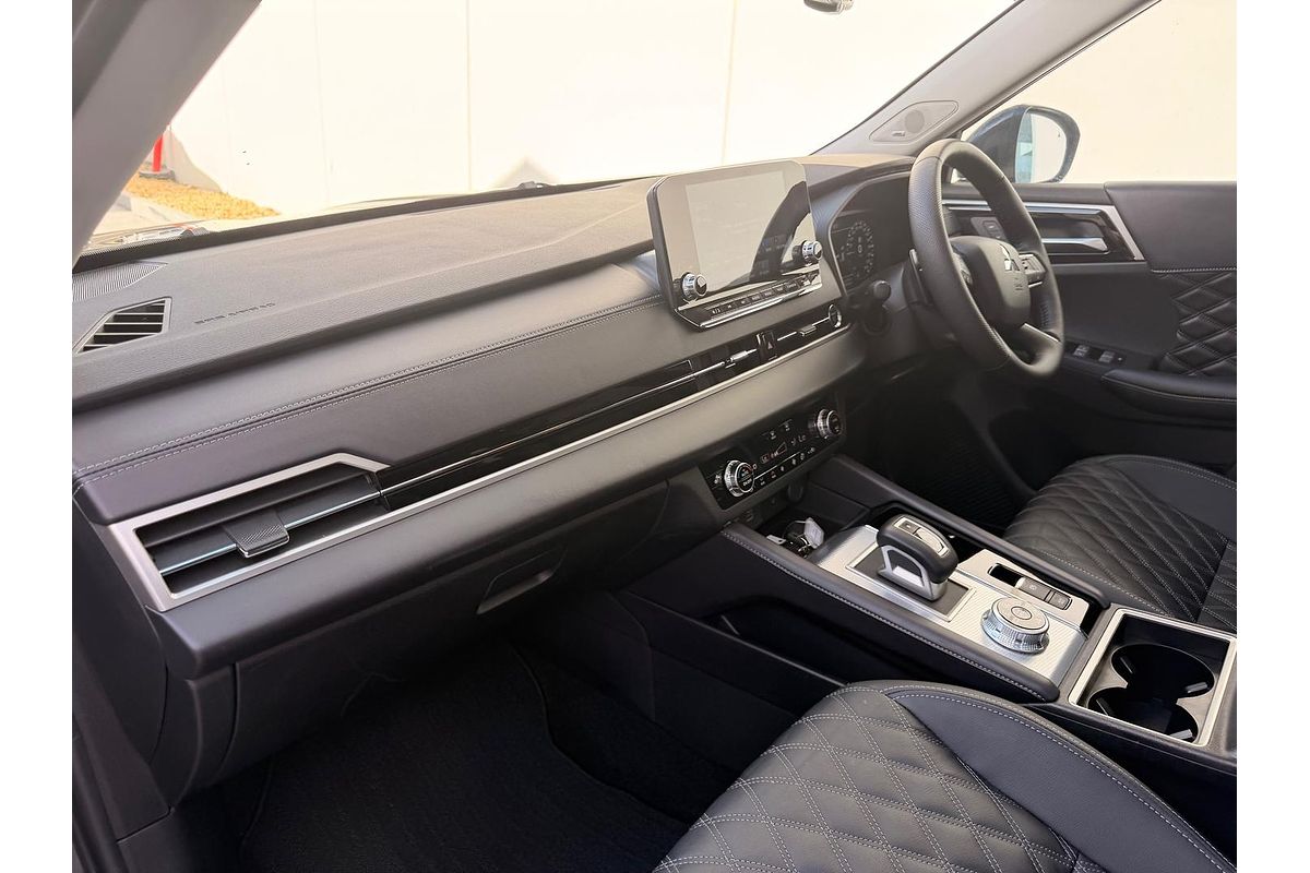 2023 Mitsubishi Outlander PHEV Exceed ZM