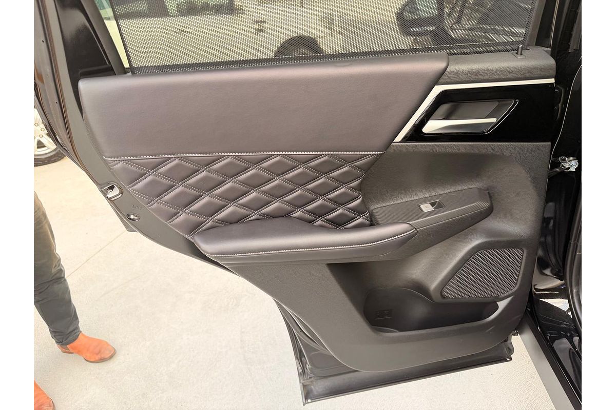 2023 Mitsubishi Outlander PHEV Exceed ZM