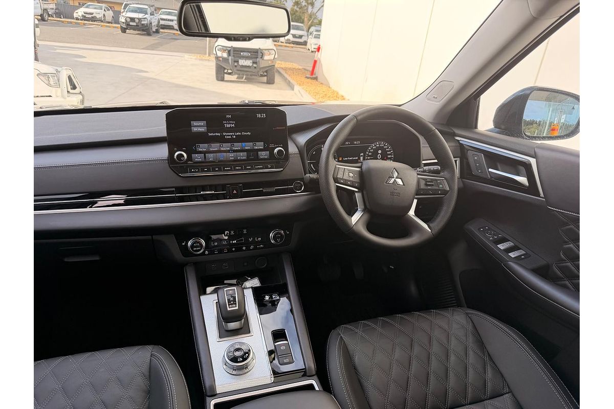 2023 Mitsubishi Outlander PHEV Exceed ZM