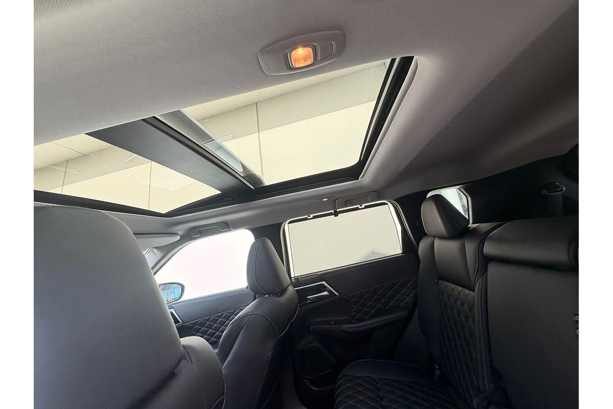 2023 Mitsubishi Outlander PHEV Exceed ZM